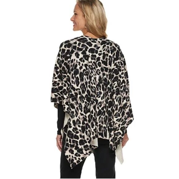 Dana Buchman Wm’s Sz Sm Med Leopard Toggle Edgy Draped Sweater Poncho - Picture 5 of 6
